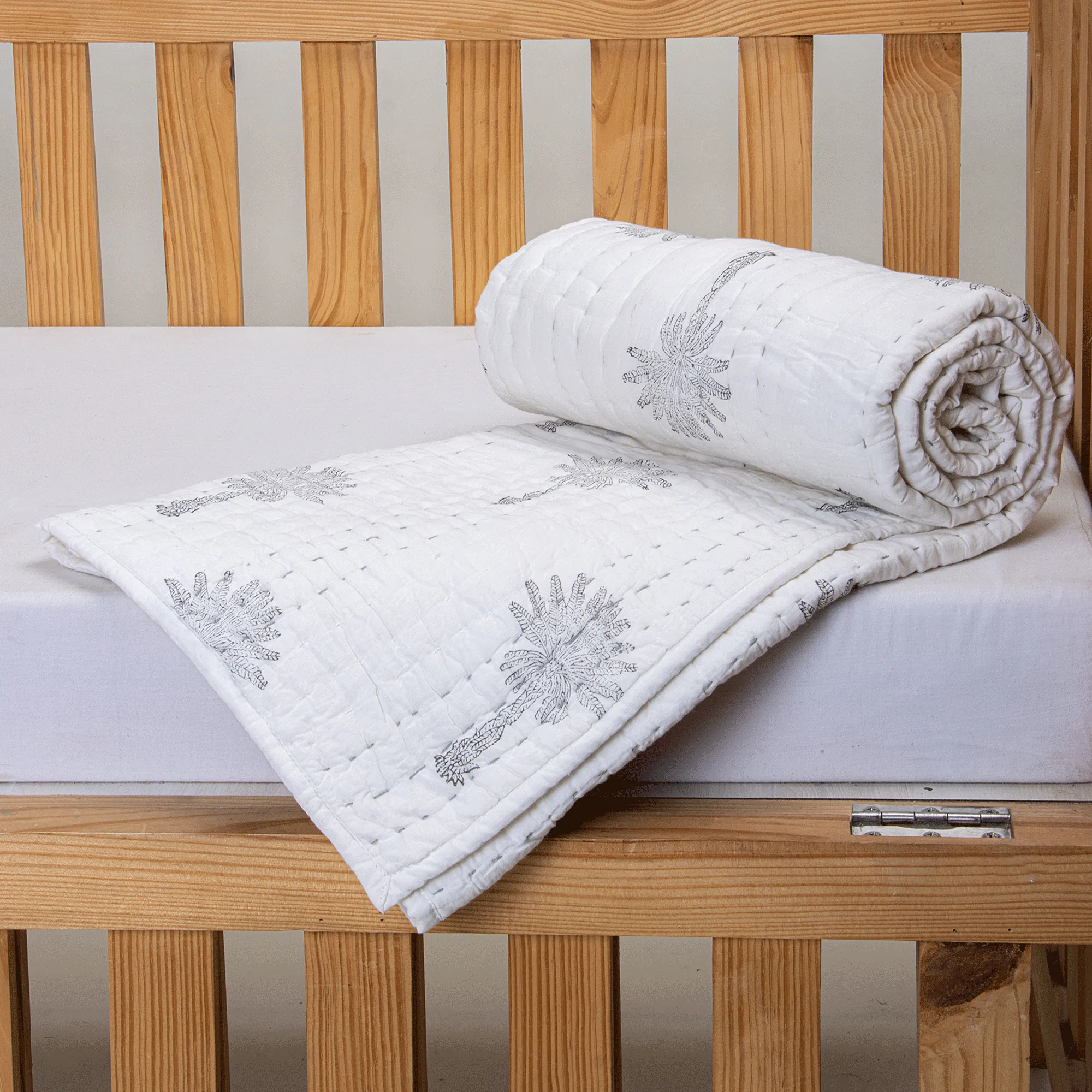 Black Palm Tree Mulmul Soft Cotton Baby Blankets For Summer and Winter