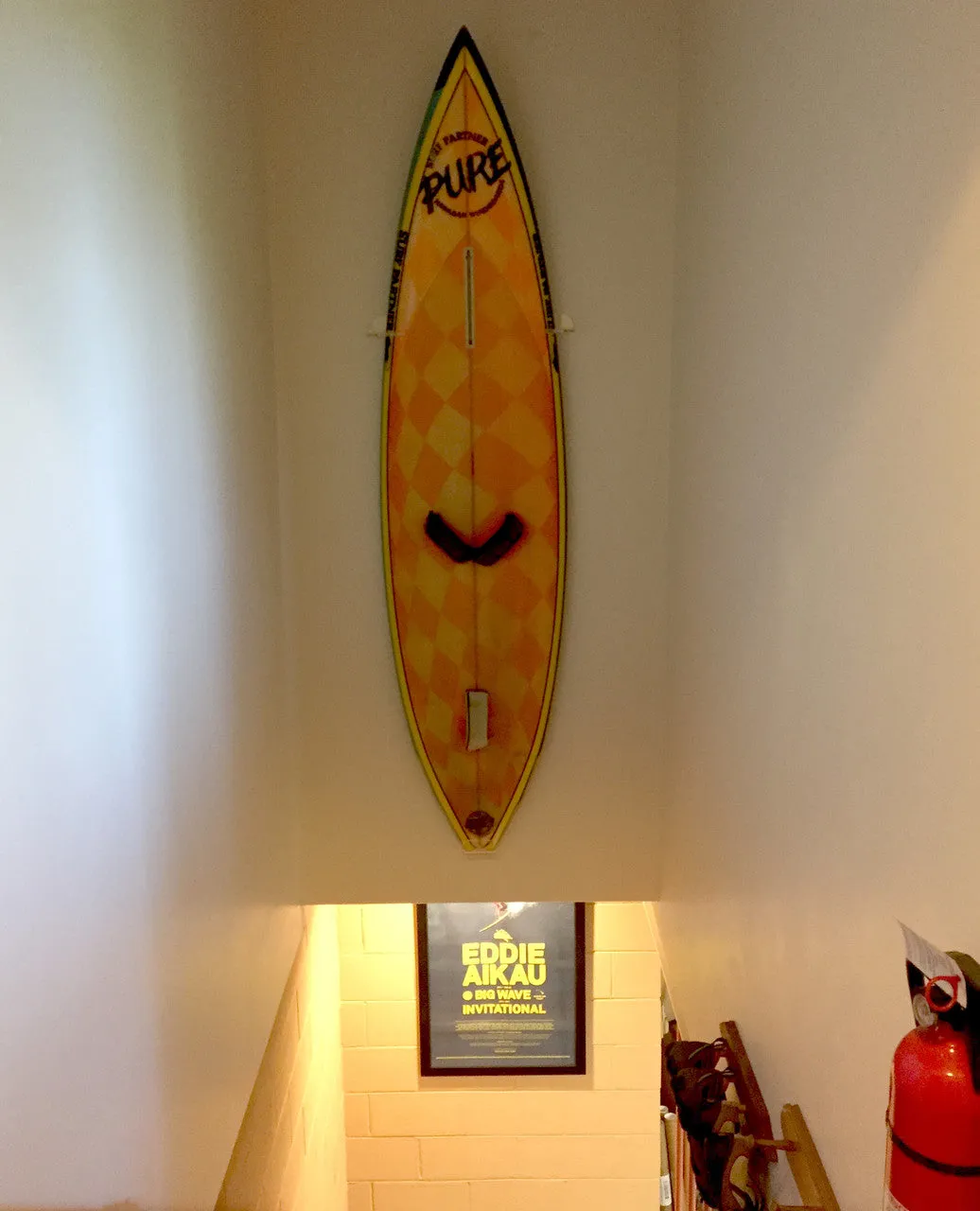 OUTLET | Maui Surfboard Display | Vertical Clear Rack | Holds 50 lbs