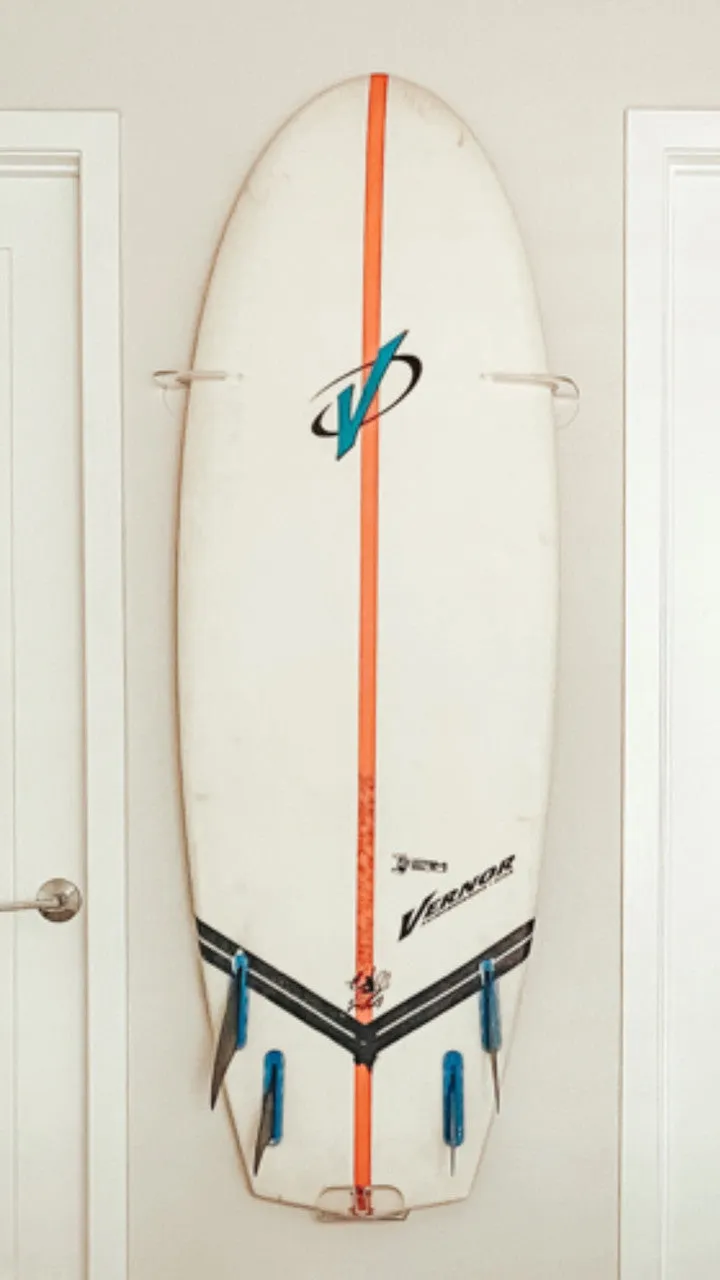 OUTLET | Maui Surfboard Display | Vertical Clear Rack | Holds 50 lbs